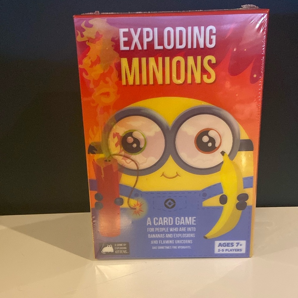 Exploding minions card game